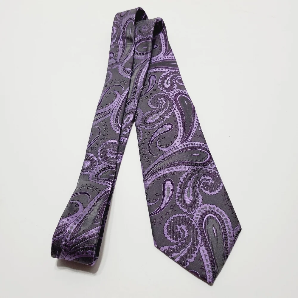 Perry Ellis Portfolio Purple Paisley Pattern Men's Silk Neck Tie Jacquard - Picture 2 of 5
